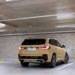 BMW exibe X1 híbrido em tom exclusivo Desert Sand na Alemanha