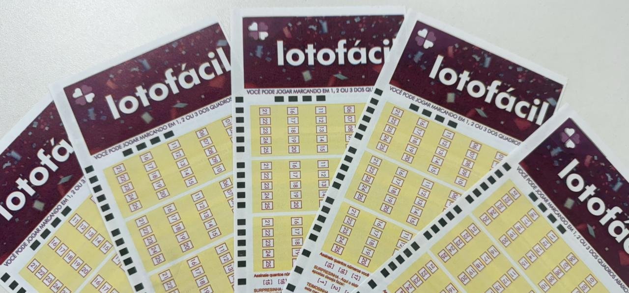 Quatro apostas acertam as 15 dezenas e dividem prêmio principal da Lotofácil 3743 - Imagem do artigo