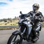 Honda revela XRE300 Sahara 2027 com controle de tração e painel de melhor leitura