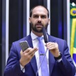 Eduardo Bolsonaro critica Alexandre de Moraes após decisão do STF